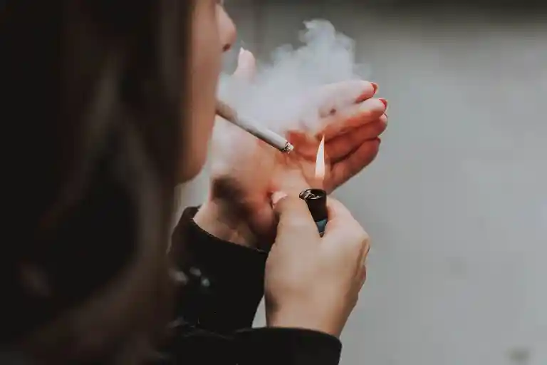 Does Smoking Weed Cause Acne-Tastefullspace